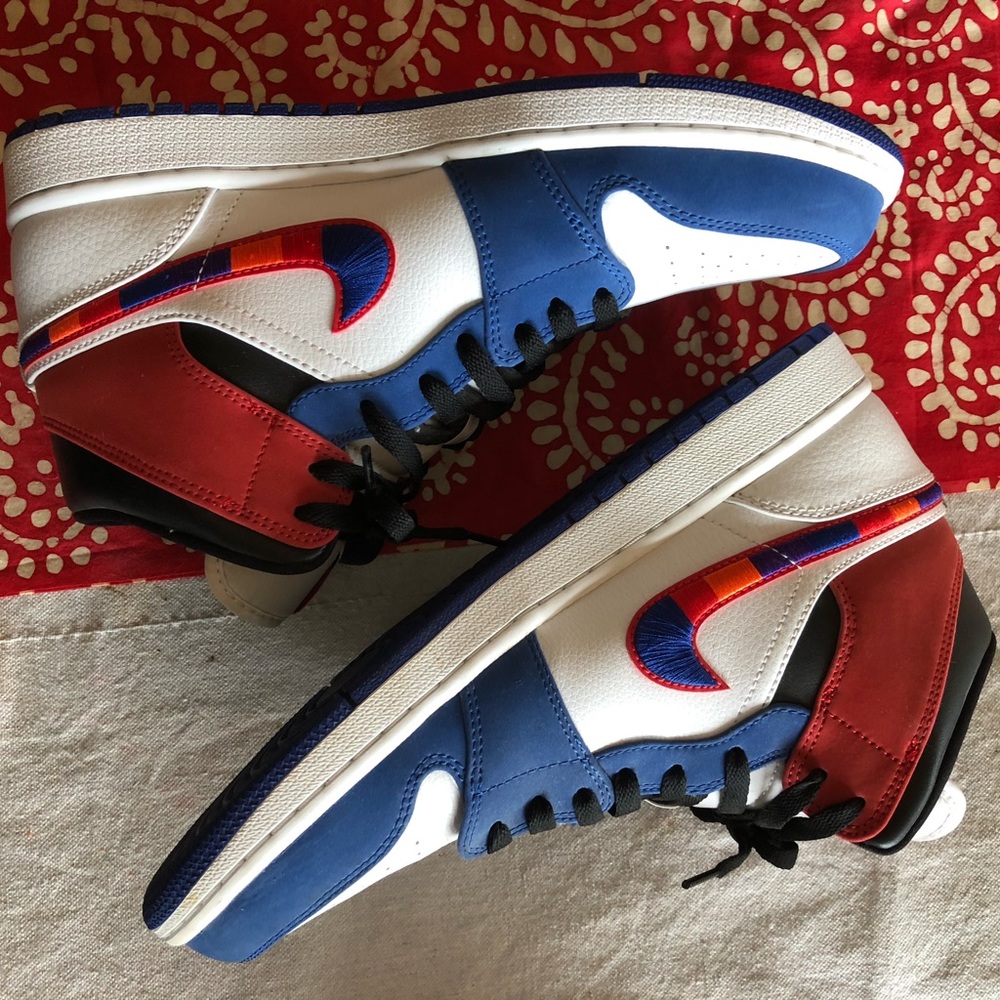 Jordan 1 mid Multicolor - Picture 3 of 3